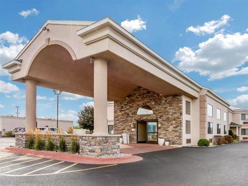 Comfort Inn Ludington Near Us-10 Екстер'єр фото