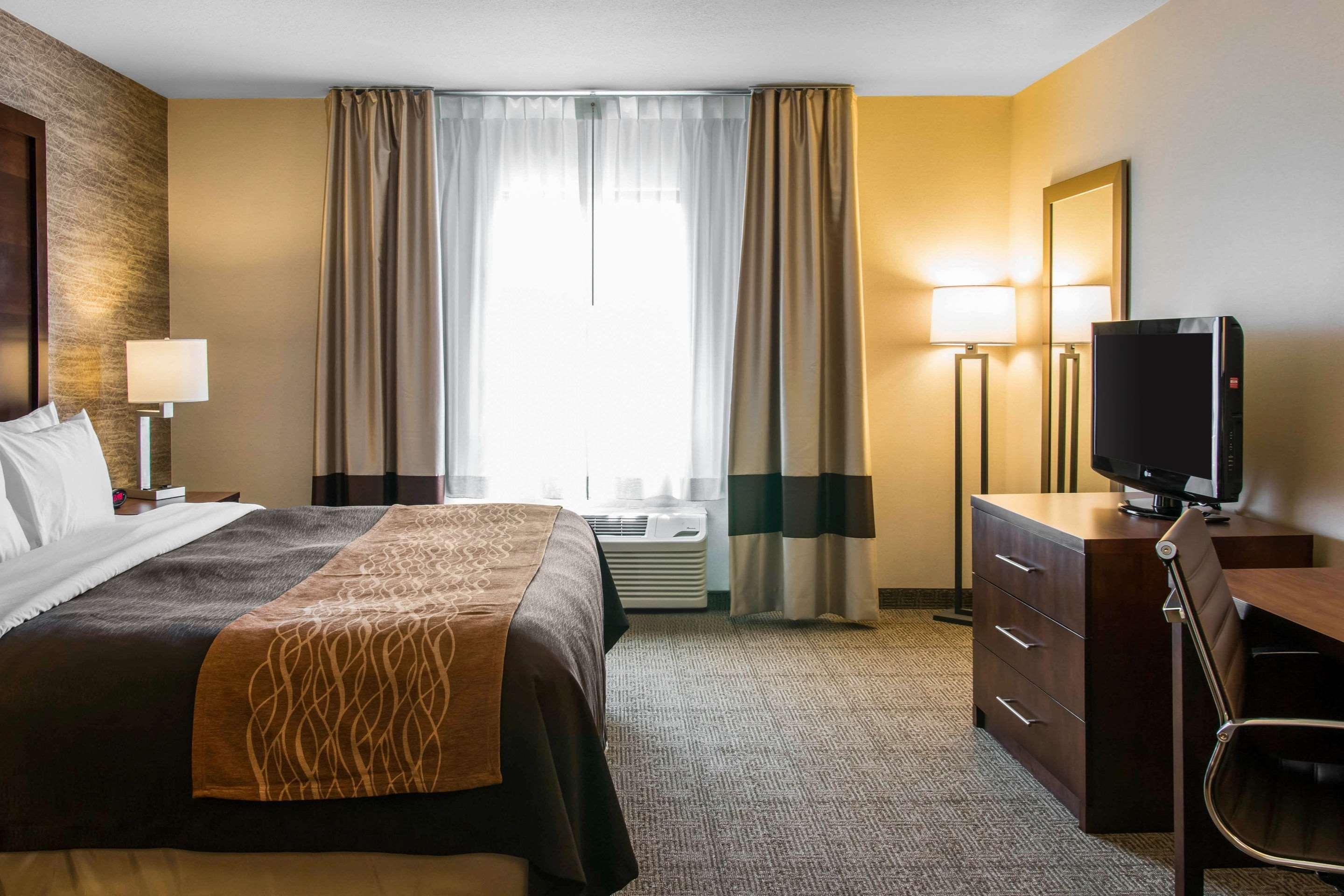 Comfort Inn Ludington Near Us-10 Екстер'єр фото