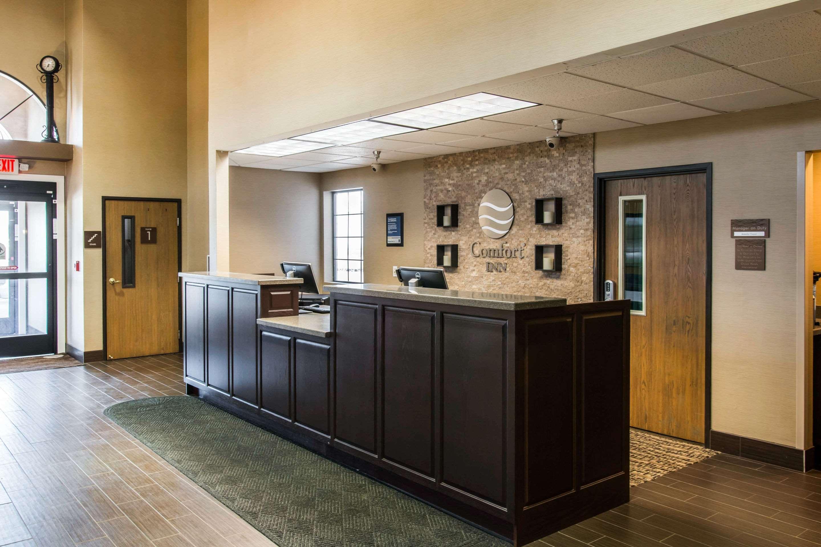 Comfort Inn Ludington Near Us-10 Екстер'єр фото