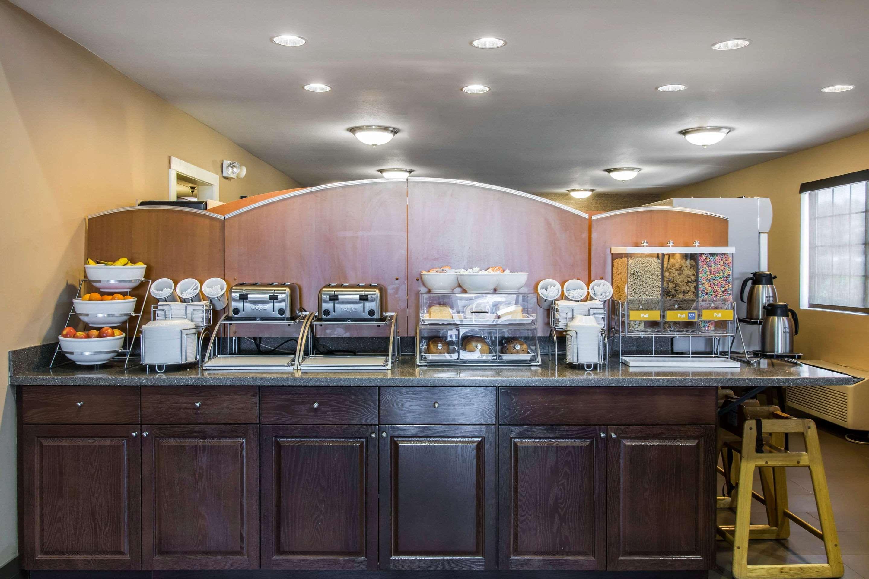Comfort Inn Ludington Near Us-10 Екстер'єр фото