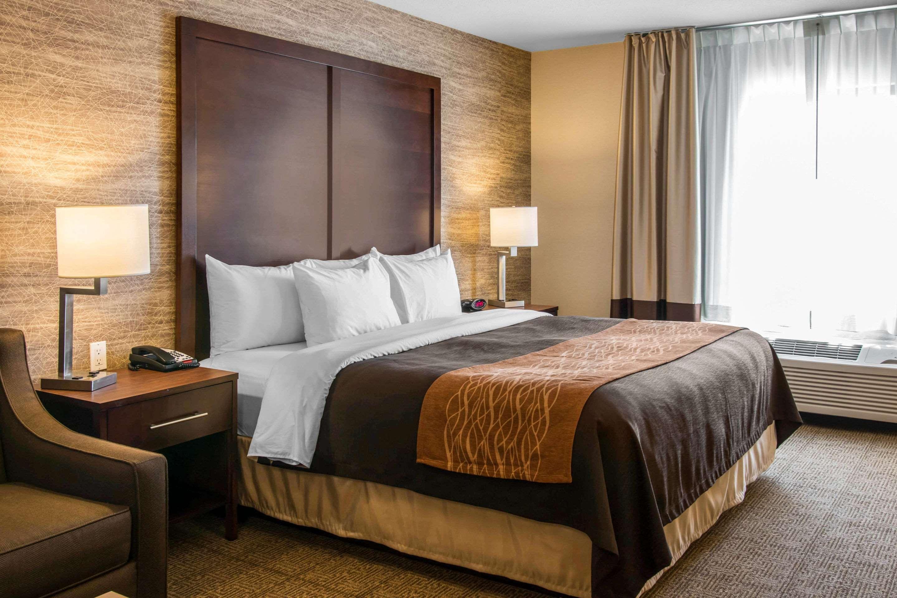 Comfort Inn Ludington Near Us-10 Екстер'єр фото