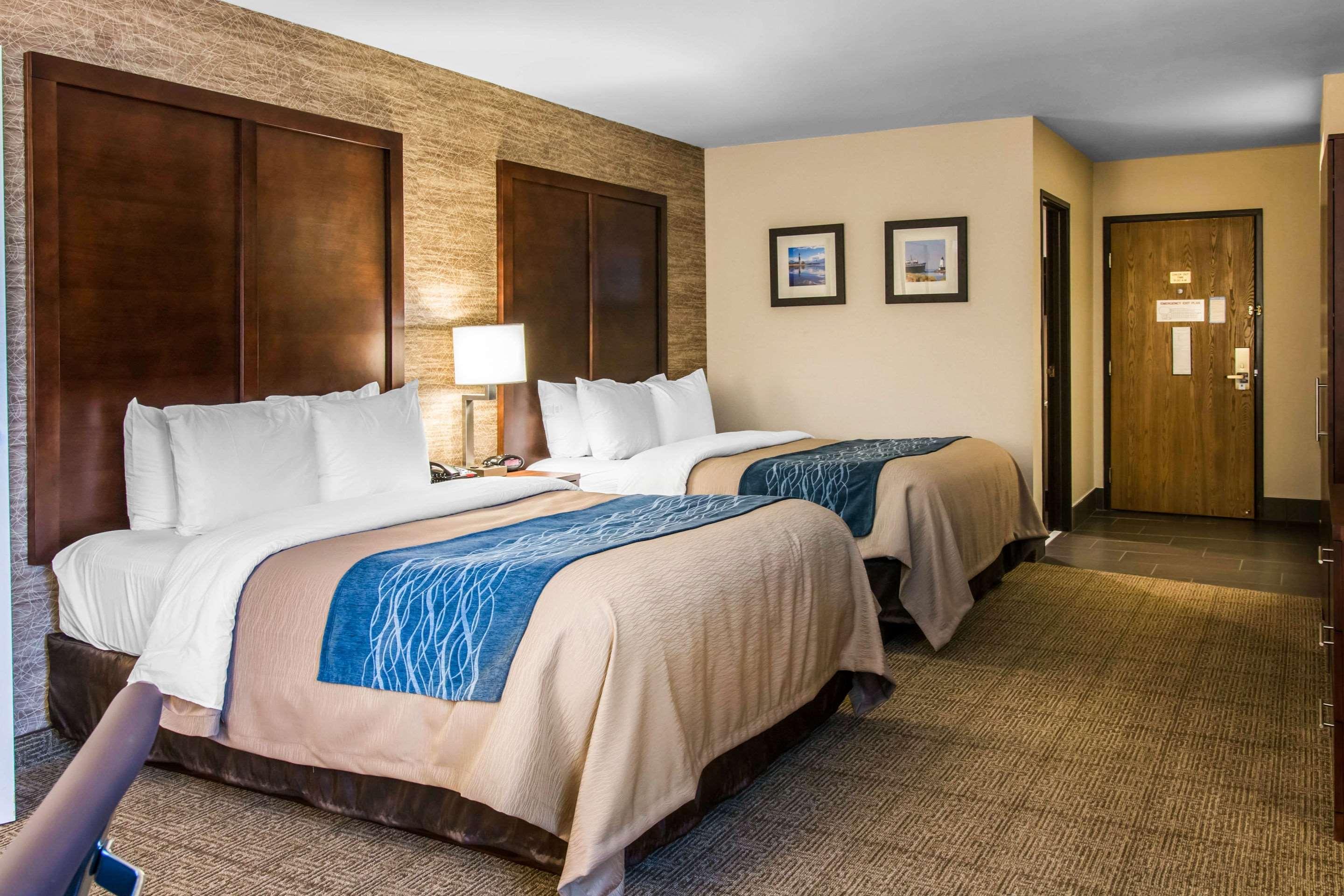 Comfort Inn Ludington Near Us-10 Екстер'єр фото