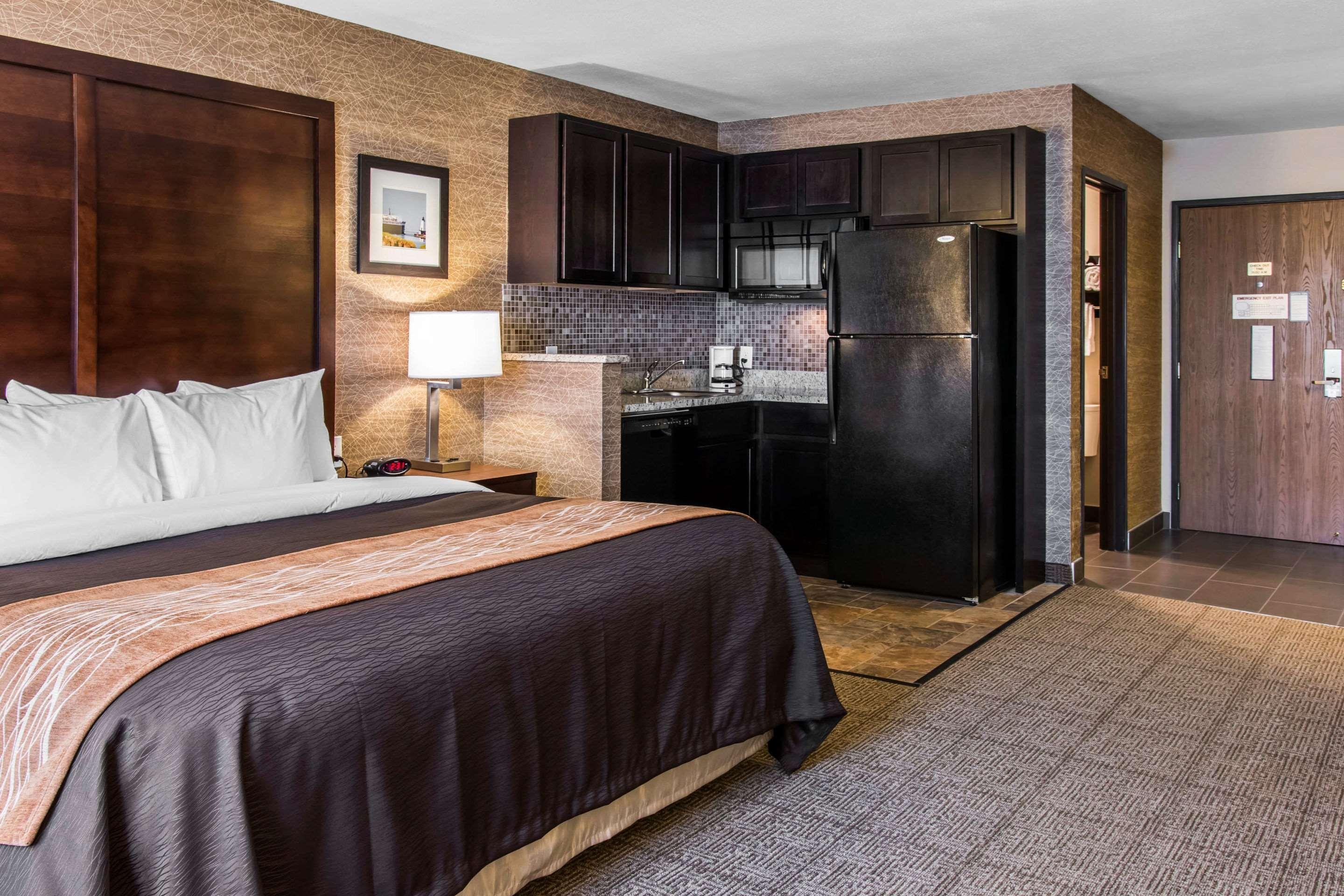 Comfort Inn Ludington Near Us-10 Екстер'єр фото