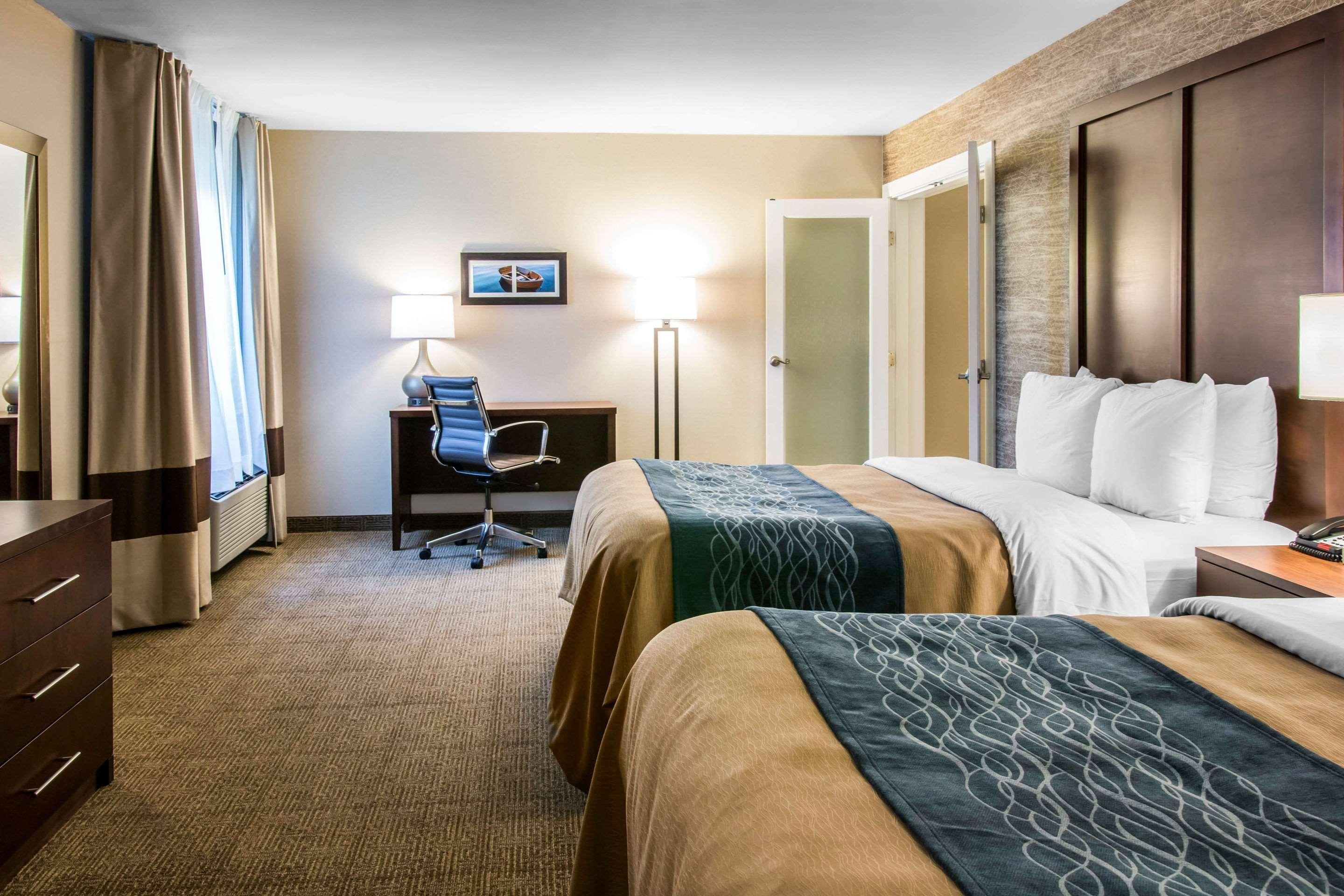 Comfort Inn Ludington Near Us-10 Екстер'єр фото