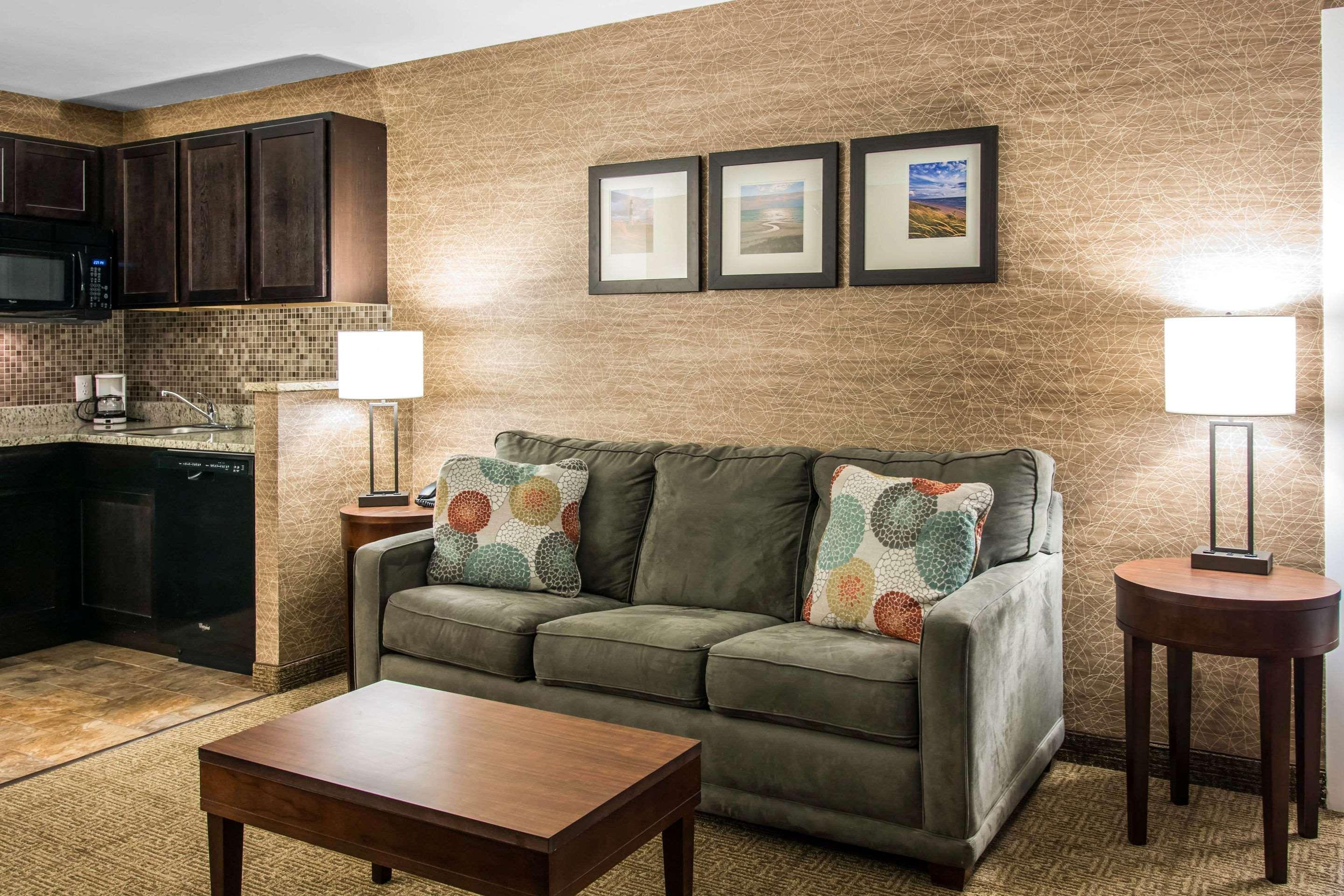 Comfort Inn Ludington Near Us-10 Екстер'єр фото