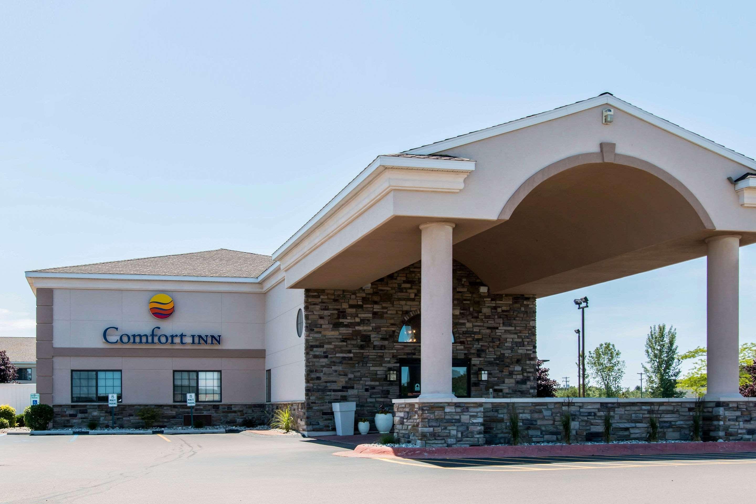 Comfort Inn Ludington Near Us-10 Екстер'єр фото