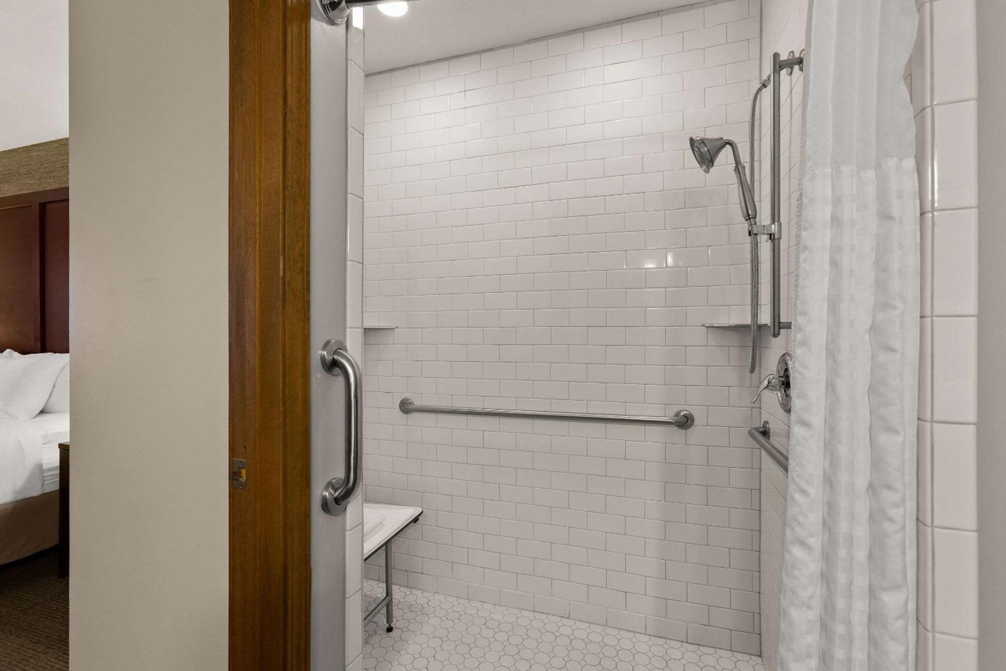 Comfort Inn Ludington Near Us-10 Екстер'єр фото