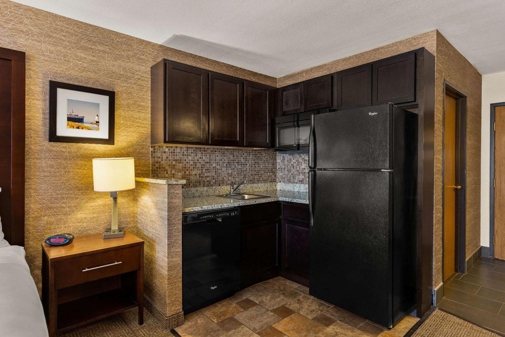 Comfort Inn Ludington Near Us-10 Екстер'єр фото