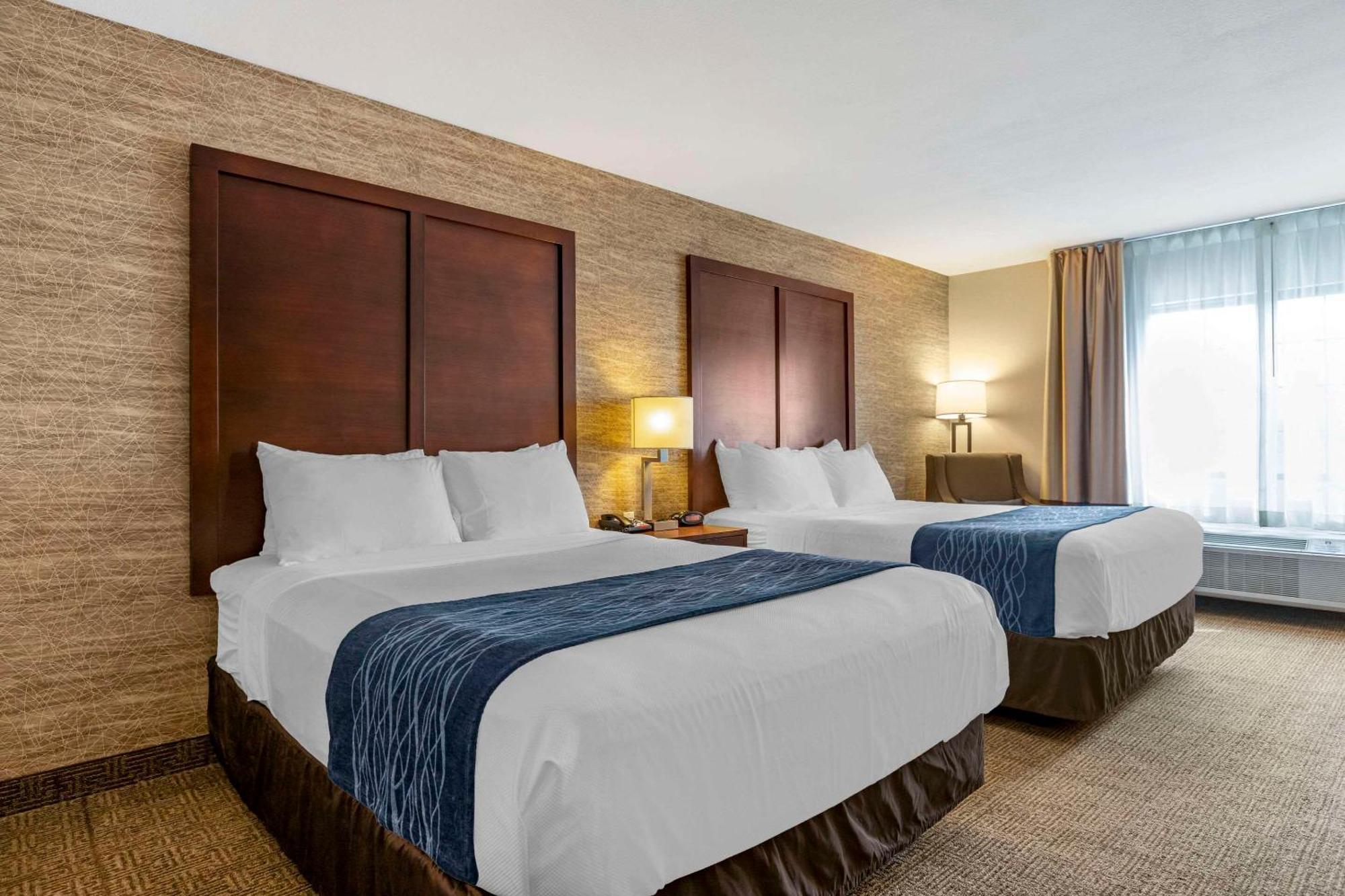Comfort Inn Ludington Near Us-10 Екстер'єр фото