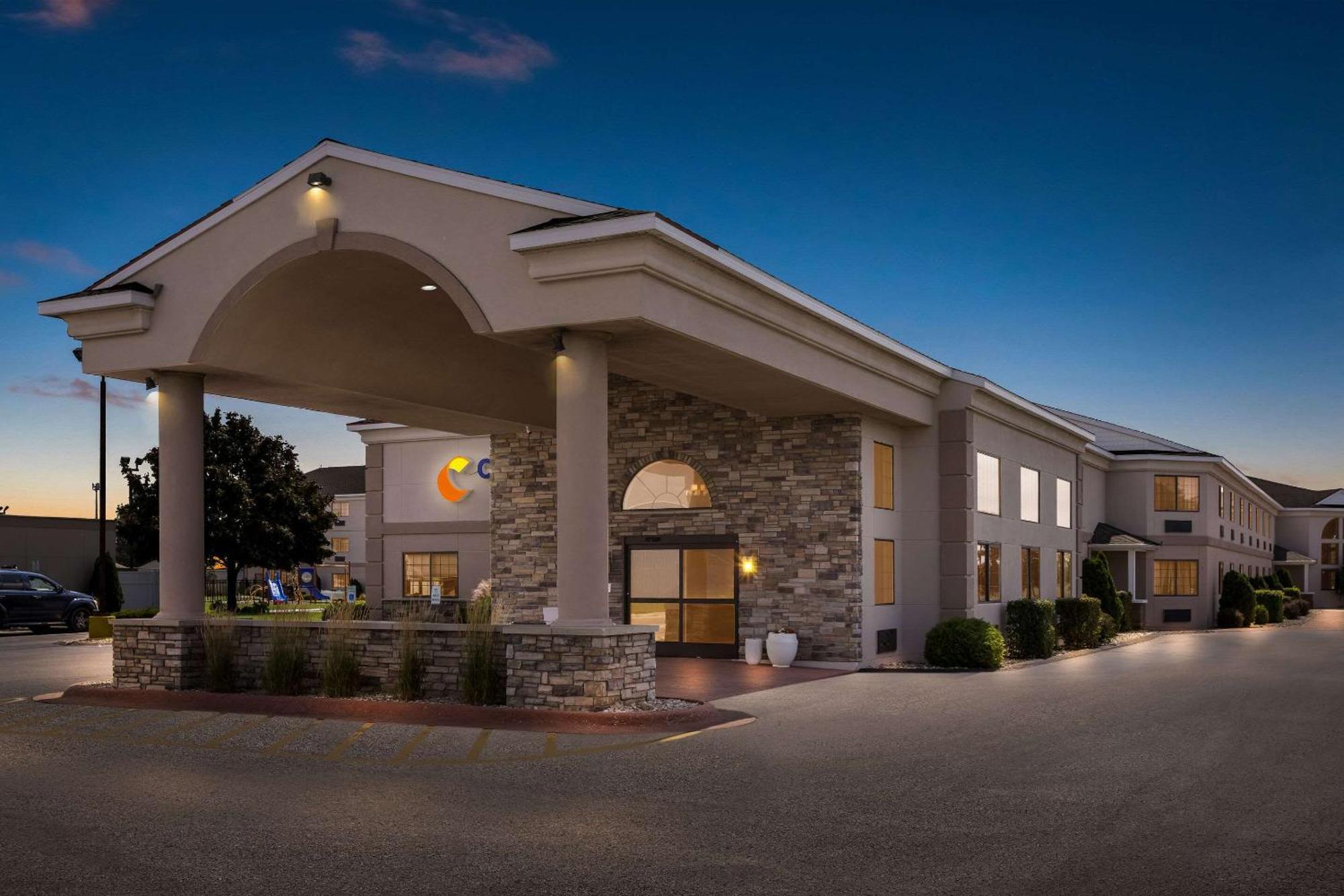 Comfort Inn Ludington Near Us-10 Екстер'єр фото