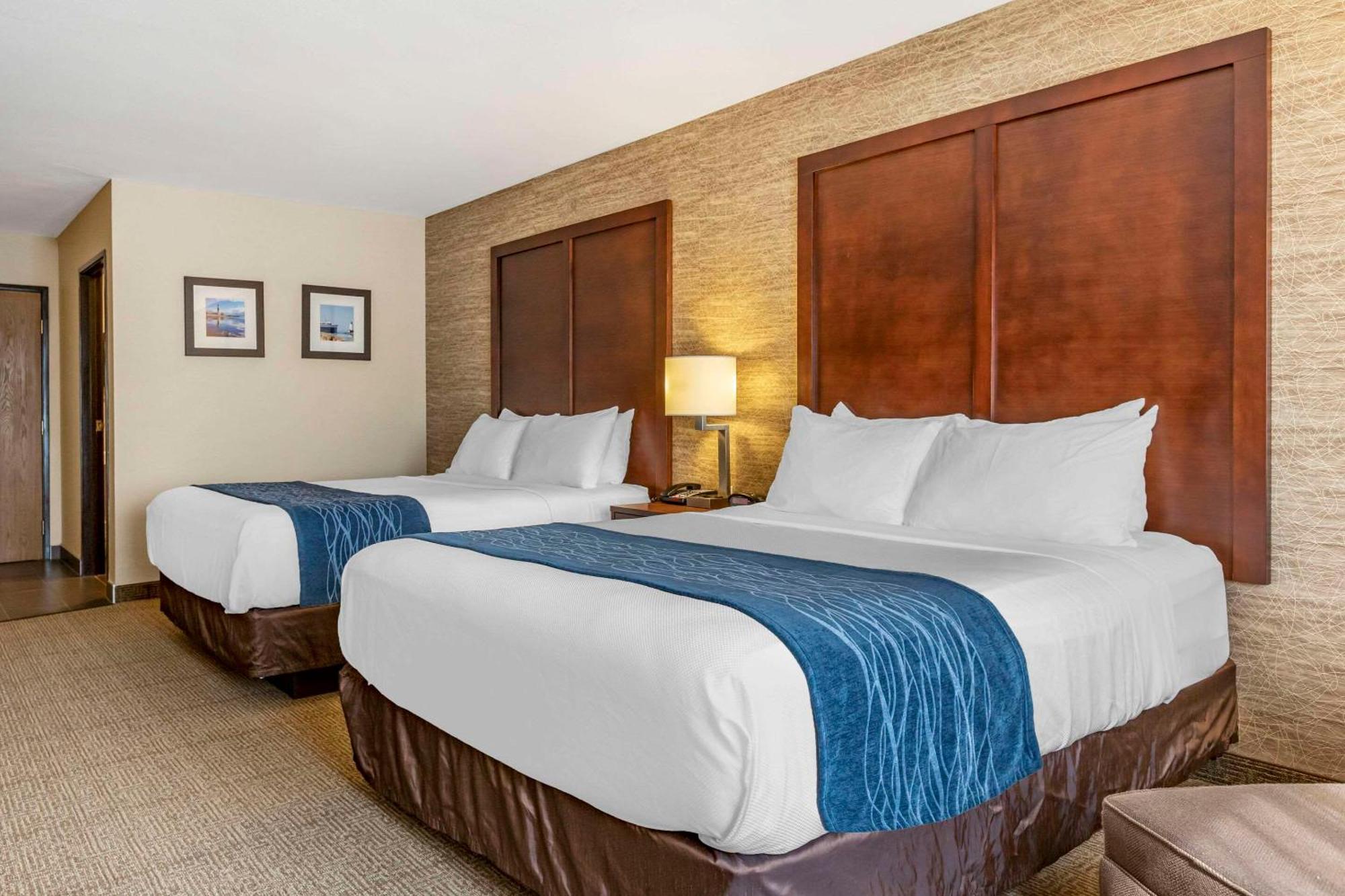 Comfort Inn Ludington Near Us-10 Екстер'єр фото