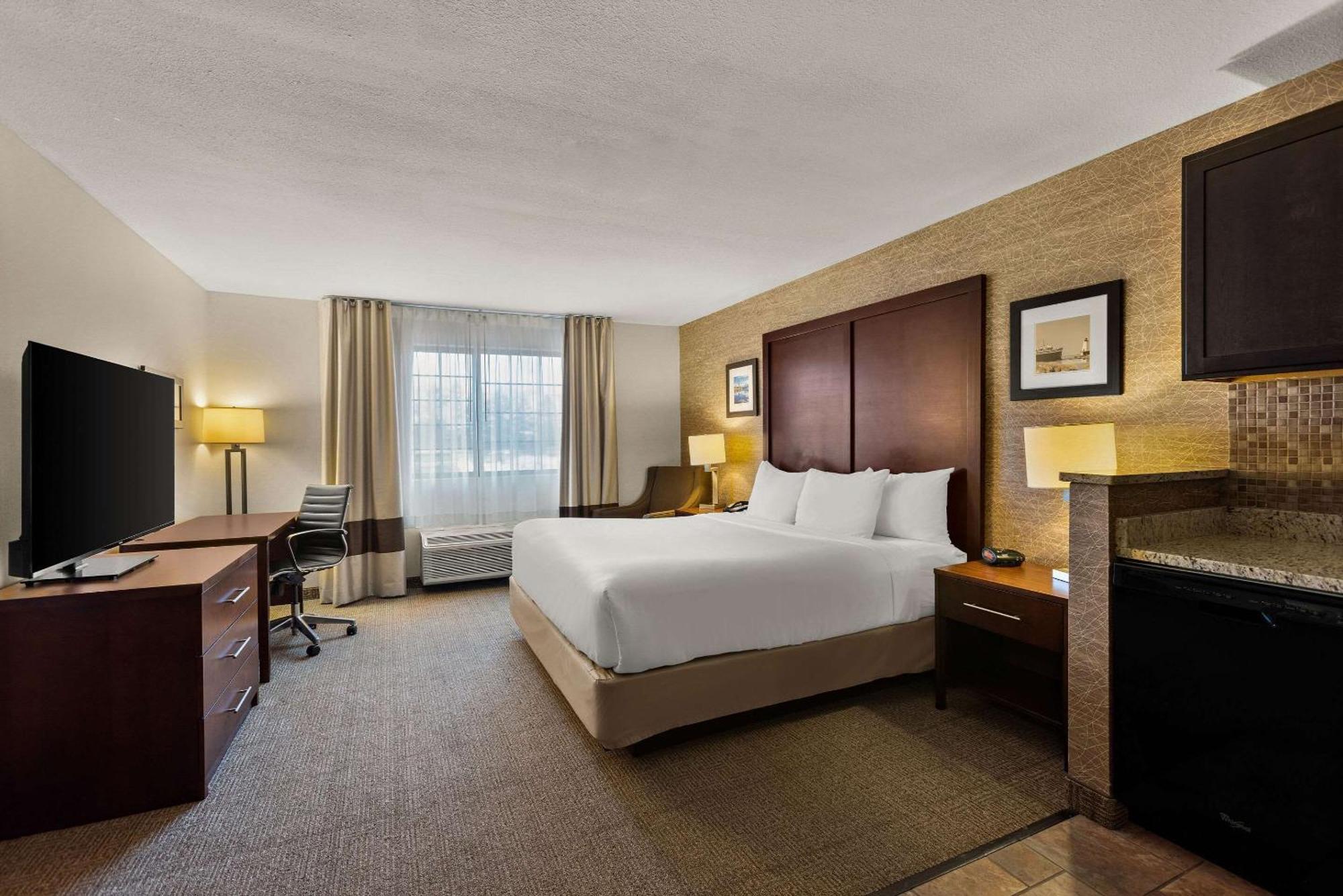 Comfort Inn Ludington Near Us-10 Екстер'єр фото